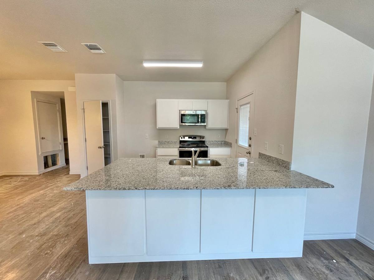 Townhouse for rent at 1708 Clovis Dr, Copperas Cove, TX 76522