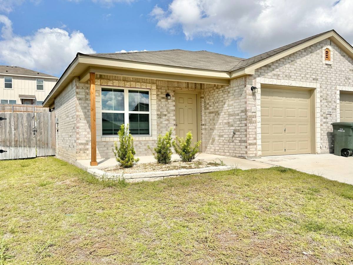 Townhouse for rent at 1708 Clovis Dr, Copperas Cove, TX 76522