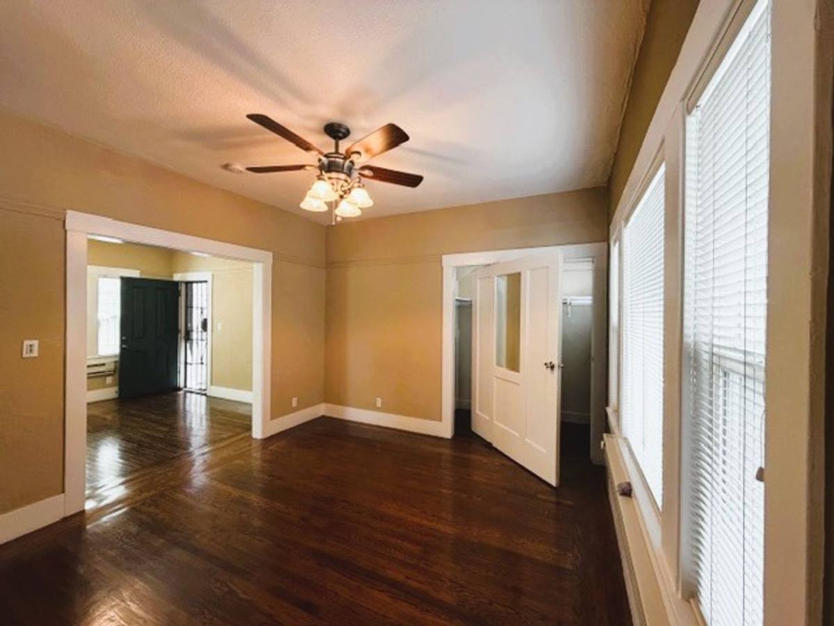 Apartment for rent at 507-513 International Blvd, Oakland, CA 94606