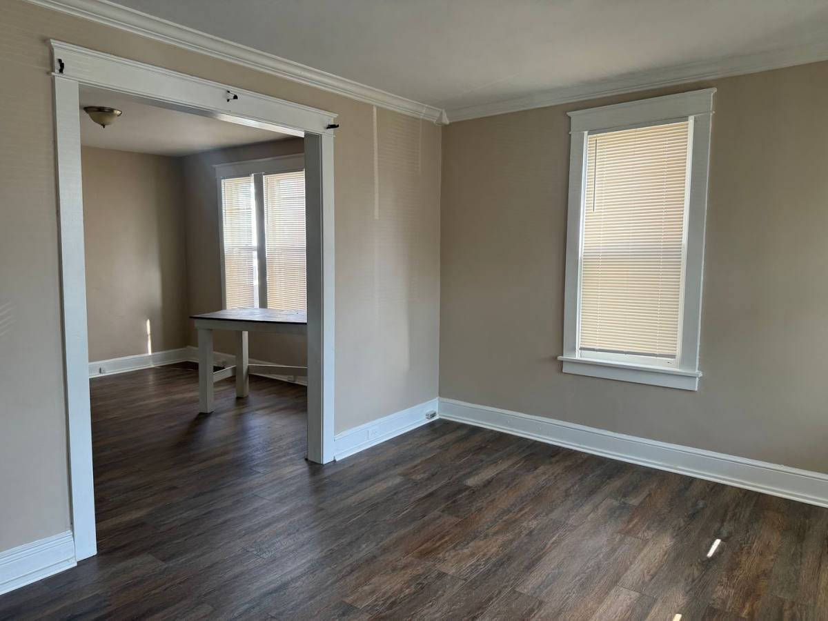Apartment for rent at 823 Pine St, Hagerstown, MD 21740