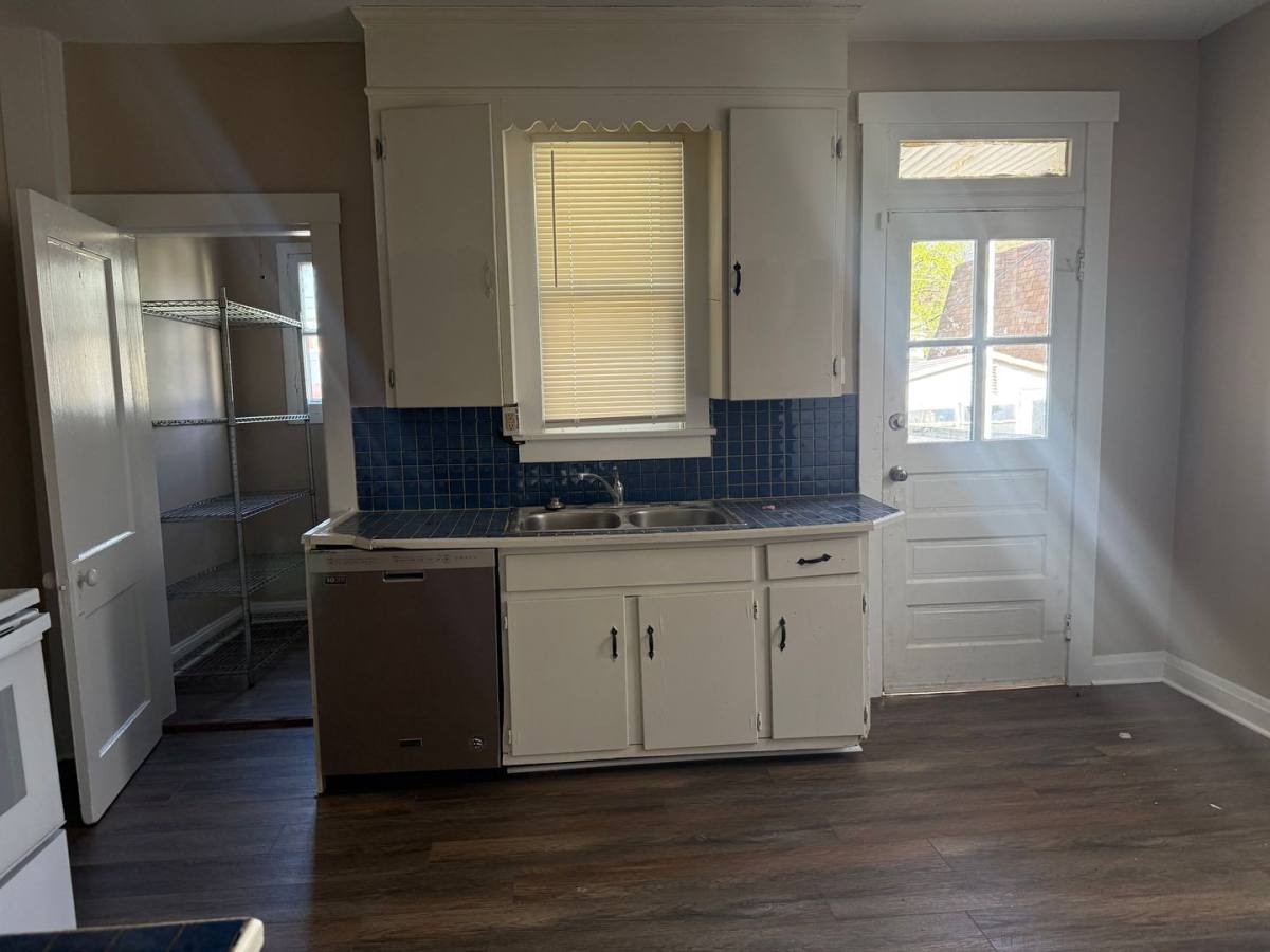 Apartment for rent at 823 Pine St, Hagerstown, MD 21740
