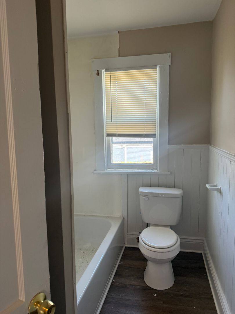 Apartment for rent at 823 Pine St, Hagerstown, MD 21740