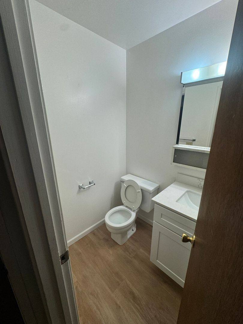 Apartment for rent at 1422 Drake Dr, Davis, CA 95616