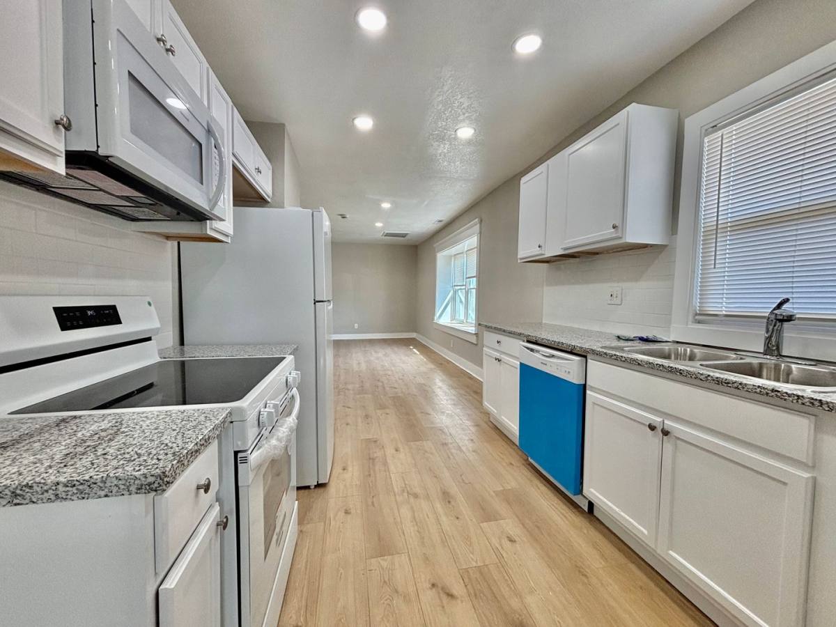 Apartment for rent at 3842-3844 Brooklyn Ave, Kansas City, MO 64109
