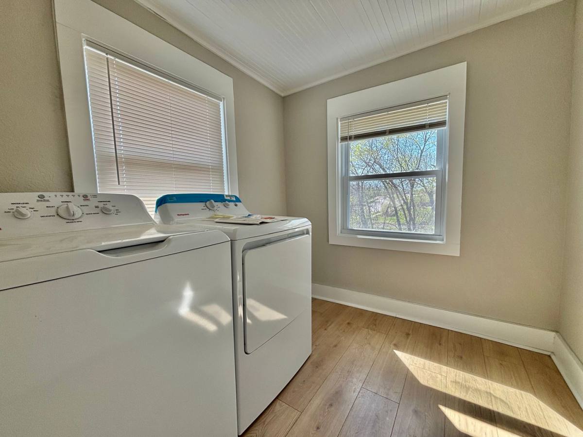 Apartment for rent at 3842-3844 Brooklyn Ave, Kansas City, MO 64109