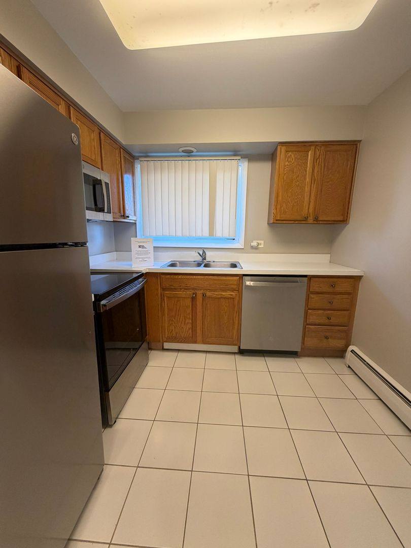 Apartment for rent at 304 N Carter St, Palatine, IL 60067