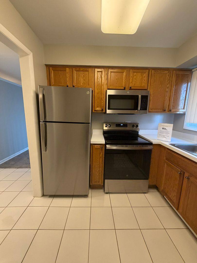 Apartment for rent at 304 N Carter St, Palatine, IL 60067