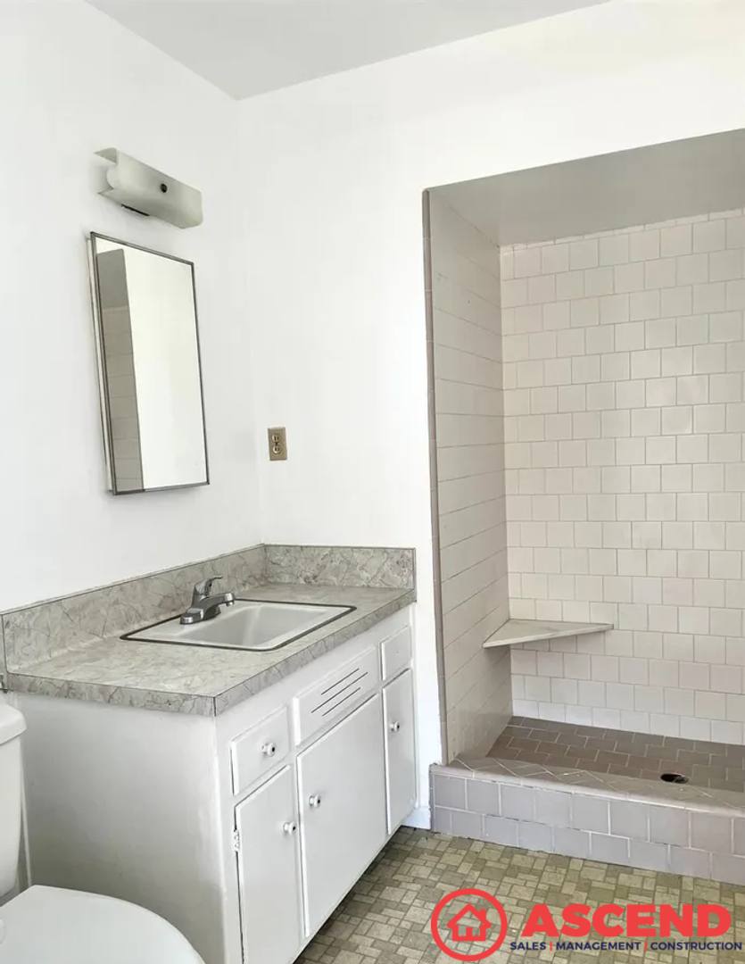 House for rent at 2213 Dayton Ave, Bakersfield, CA 93304