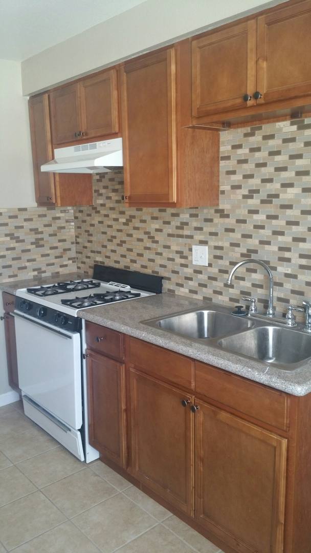 Apartment for rent at 13715 Cordary Ave, Hawthorne, CA 90250