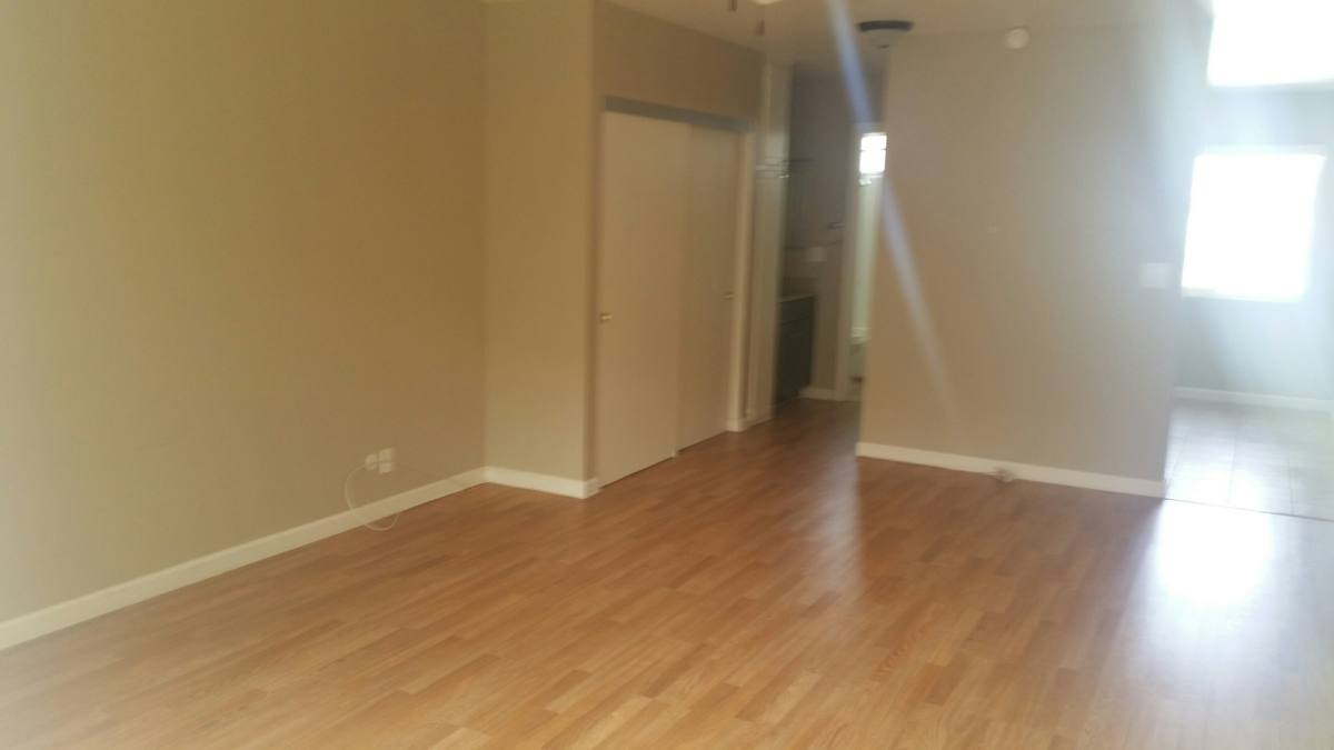 Apartment for rent at 13715 Cordary Ave, Hawthorne, CA 90250