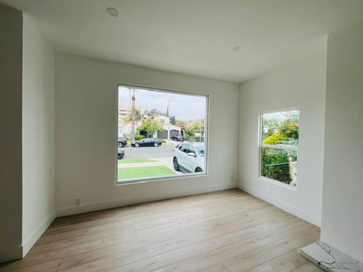 House for rent at 482 S Hamel Rd, Los Angeles, CA 90048