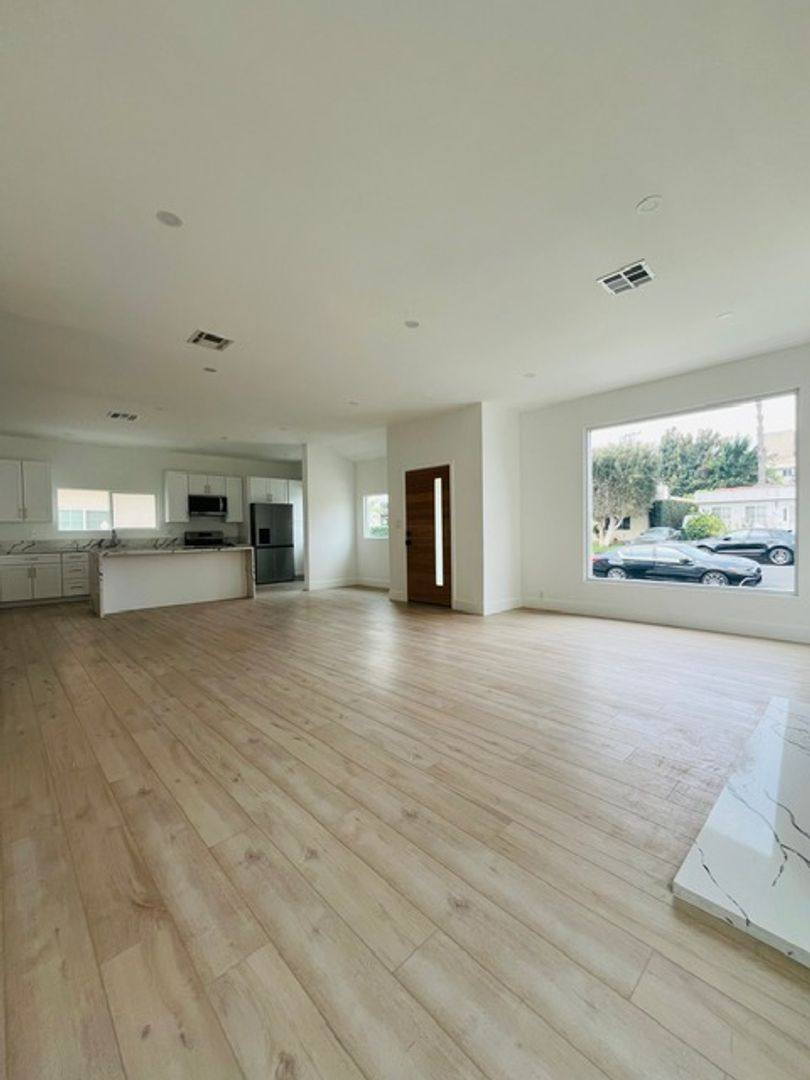 House for rent at 482 S Hamel Rd, Los Angeles, CA 90048