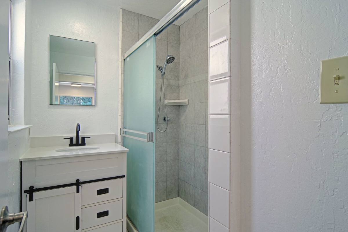 Apartment for rent at 95 N 8th St, San Jose, CA 95112