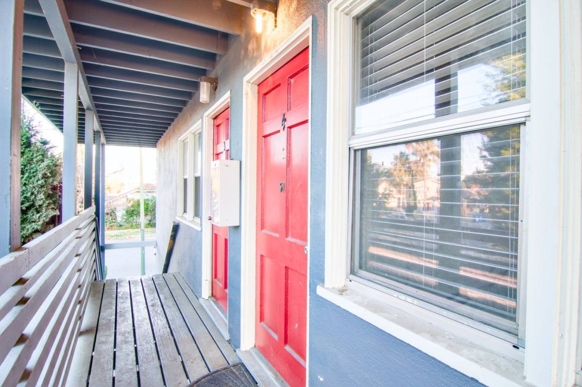 Apartment for rent at 95 N 8th St, San Jose, CA 95112