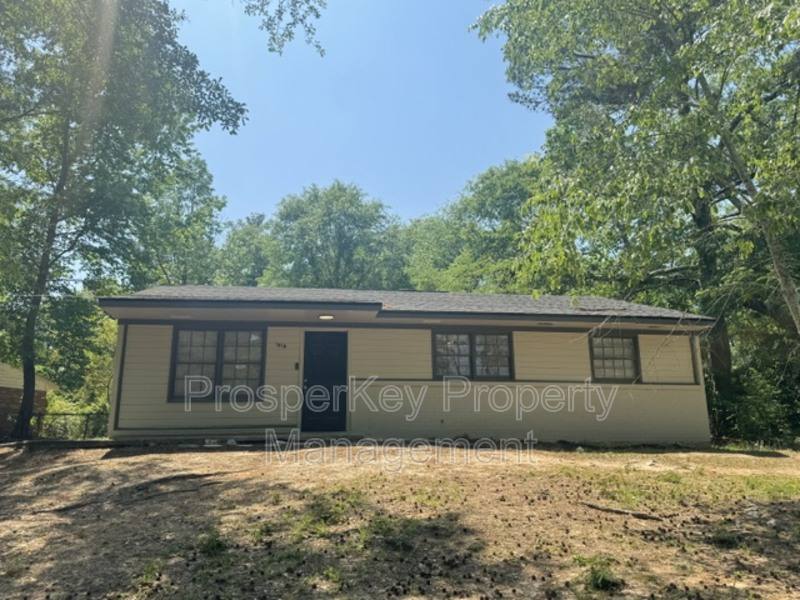 House for rent at 1519 Baker St, Columbus, GA 31907