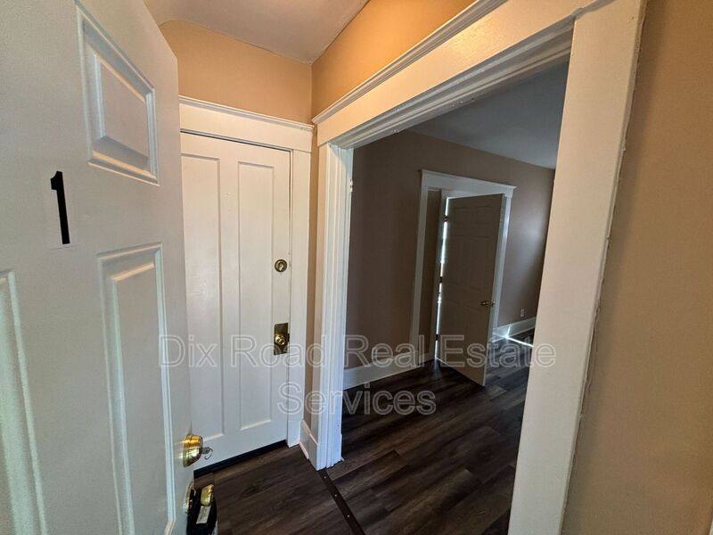 House for rent at 1026 Del Monte #1, Cincinnati, OH 45205