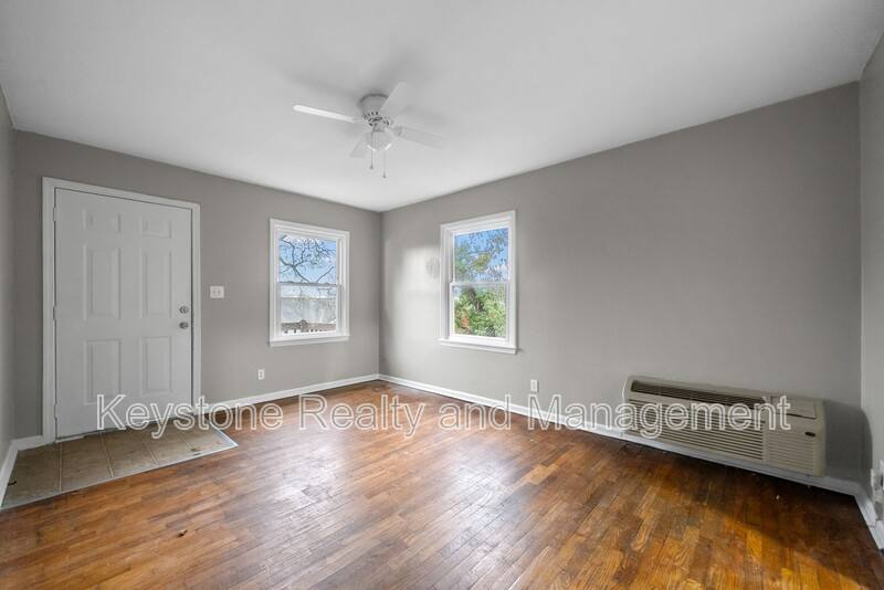 Apartment for rent at 1525 Ferrel St, Hopkinsville, KY 42240