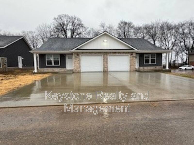 Apartment for rent at 109 Mace Lane #A, Oak Grove, KY 42262