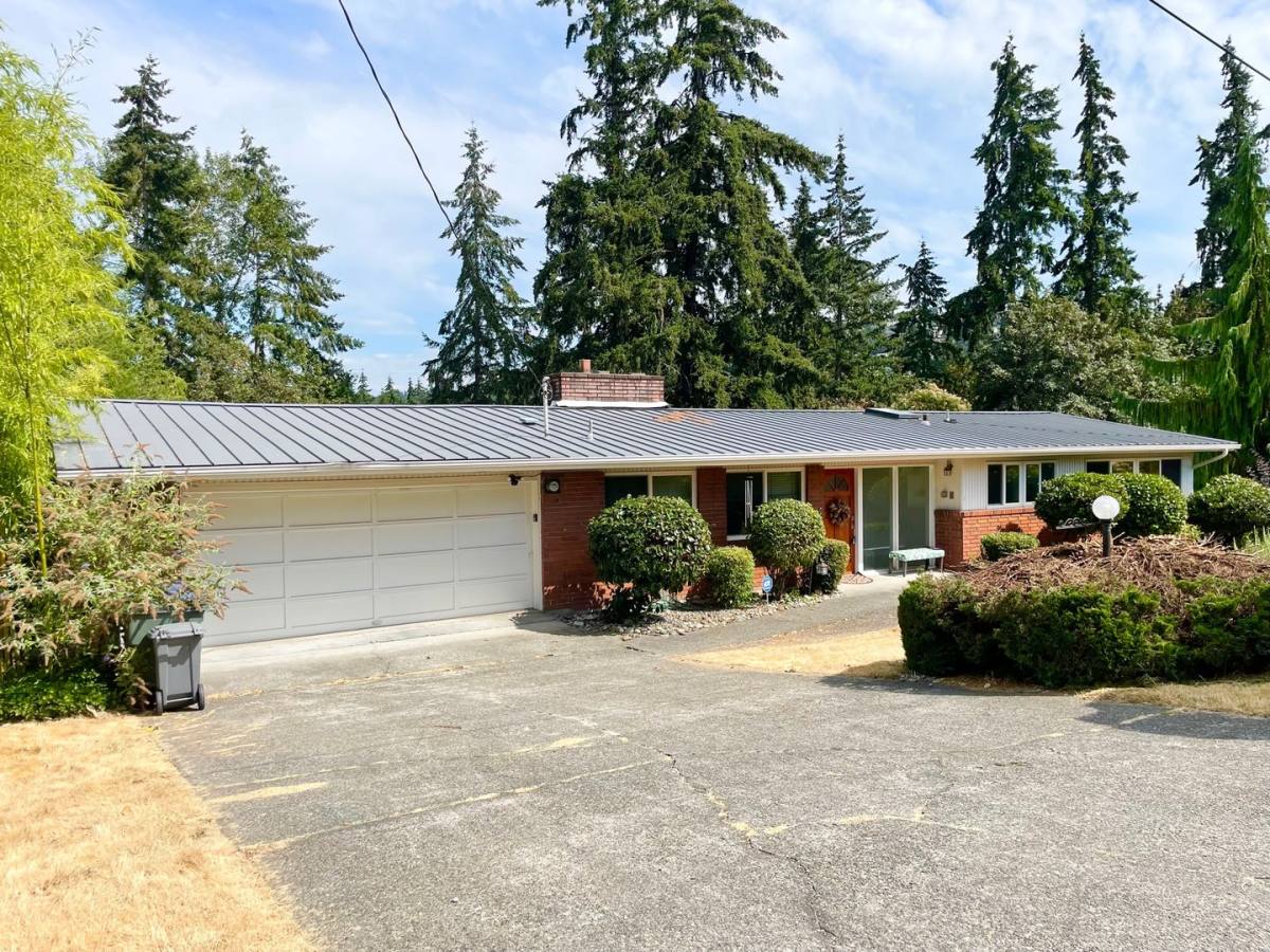 House for rent at 4030 134th Ave SE, Bellevue, WA 98006
