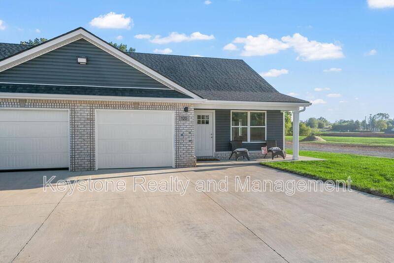 Apartment for rent at 154 Rose Edd Blvd, Oak Grove, KY 42262