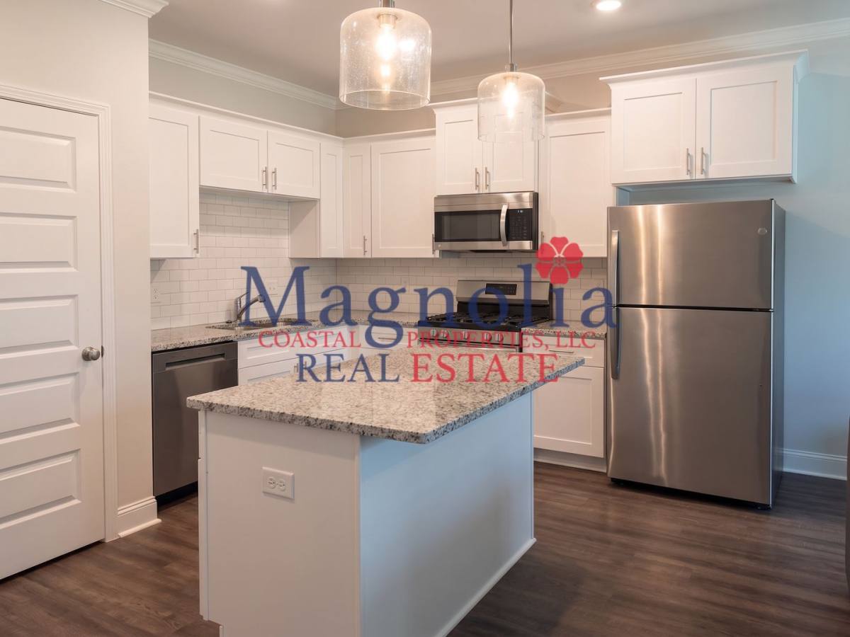 Townhouse for rent at 53 Dorsey Dr, Richmond Hill, GA 31324