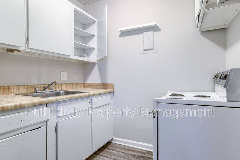 Apartment for rent at 1218 E St #9, Lincoln, NE 68508