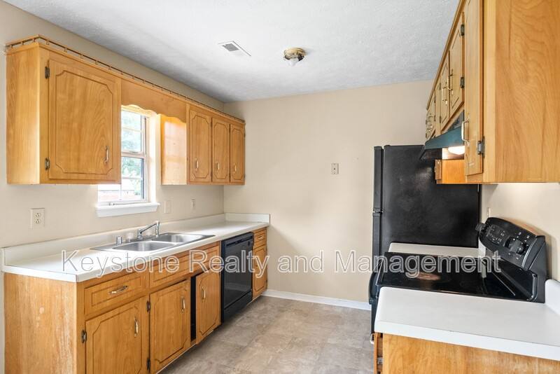 House for rent at 2080 Carneal Lane, Oak Grove, KY 42262