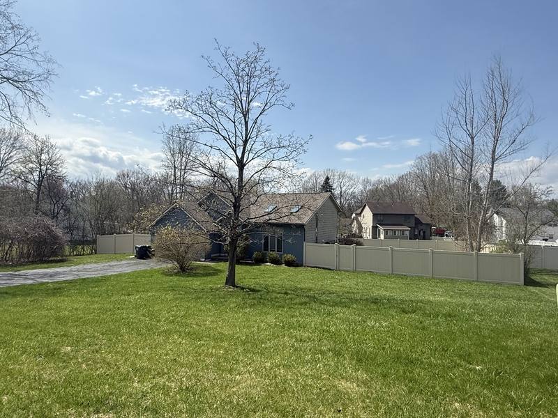 House for rent at 23 Mallards Landing S, Waterford, NY 12188