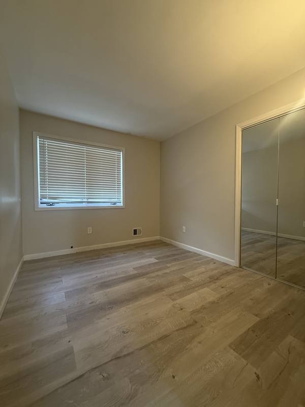 House for rent at 23 Mallards Landing S, Waterford, NY 12188