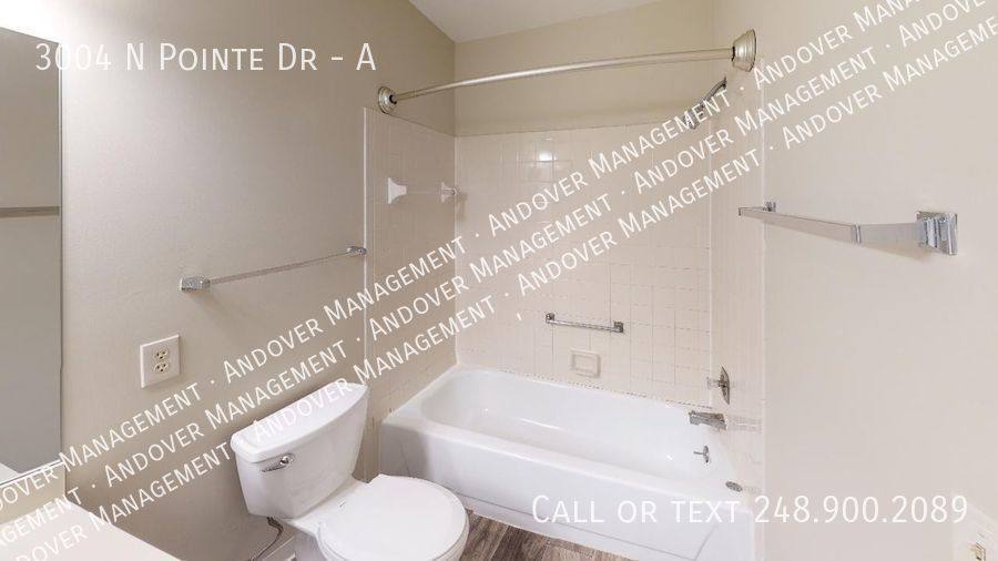 Apartment for rent at 3004 N Pointe Dr #L, Jackson, MI 49202