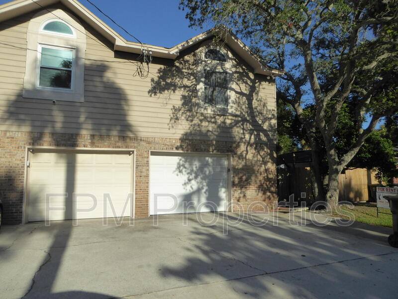 Townhouse for rent at 176 E Coast Dr, Jacksonville, FL 32223