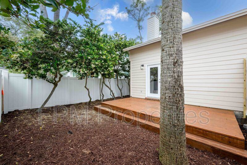 Townhouse for rent at 176 E Coast Dr, Jacksonville, FL 32223