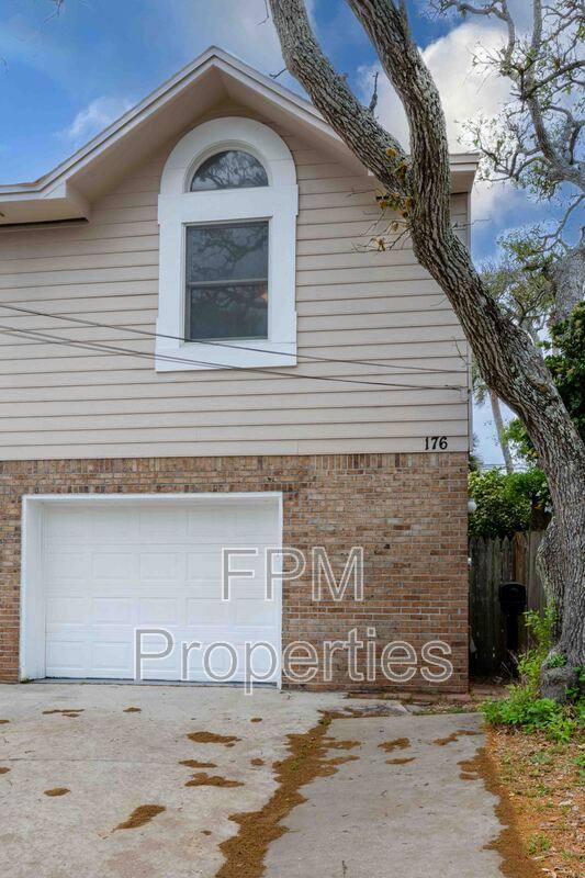 Townhouse for rent at 176 E Coast Dr, Jacksonville, FL 32223