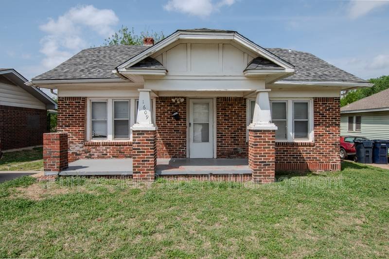 House for rent at 1609 NE 18th St, Oklahoma City, OK 73111
