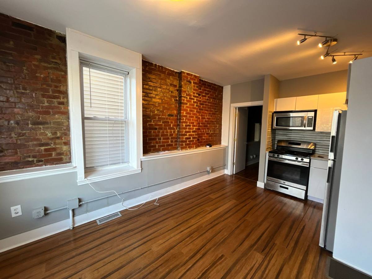 Apartment for rent at 588 E St, New Haven, CT 06511