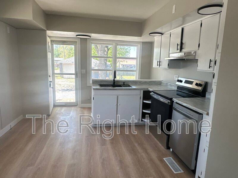 House for rent at 4525 N 70th St, Lincoln, NE 68507