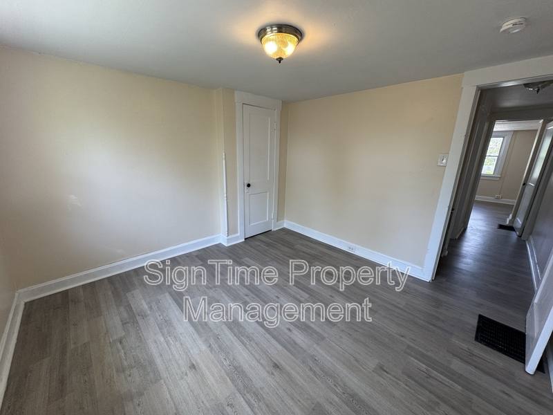 Apartment for rent at 235 E Ave, Hagerstown, MD 21740