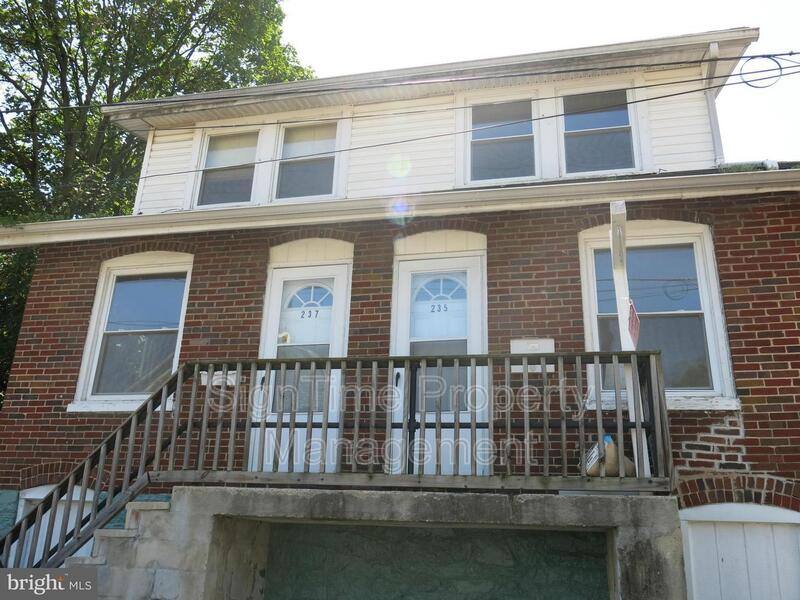 Apartment for rent at 235 E Ave, Hagerstown, MD 21740