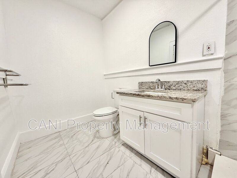 Apartment for rent at 507 N Ridgewood #4, Daytona Beach, FL 32114