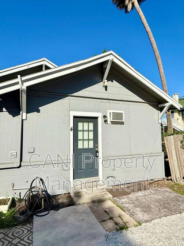 Apartment for rent at 507 N Ridgewood #4, Daytona Beach, FL 32114