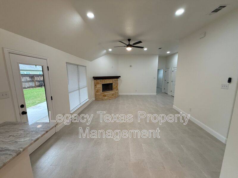 House for rent at 3802 Juniper Court, Granbury, TX 76048