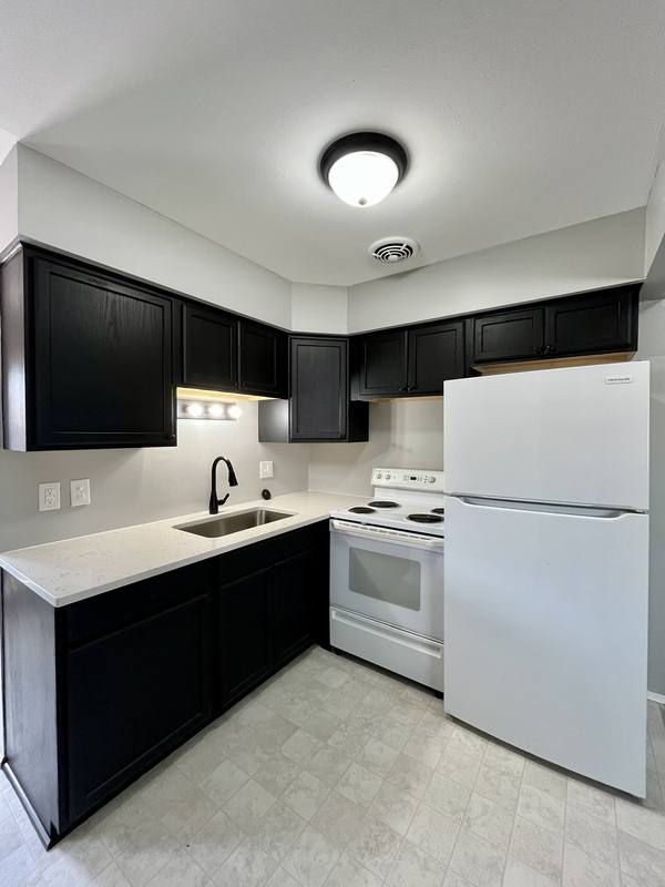 Apartment for rent at 4059 Longtin Ave #1, Lincoln Park, MI 48146