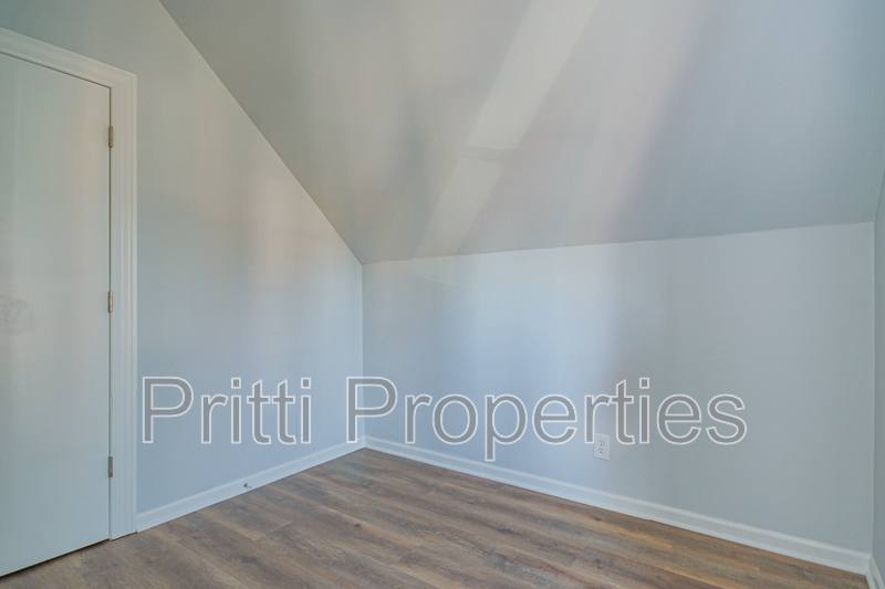 Apartment for rent at 7432 S Maryland Ave #1, Chicago, IL 60619