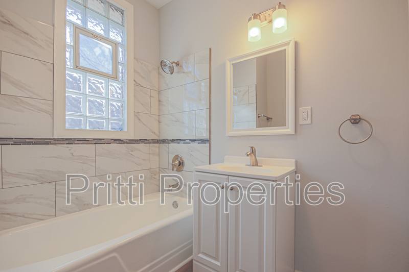 Apartment for rent at 7432 S Maryland Ave #1, Chicago, IL 60619