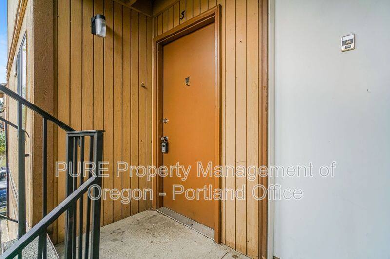 Apartment for rent at 14140 NE Sandy Blvd #Q-03, Portland, OR 97230