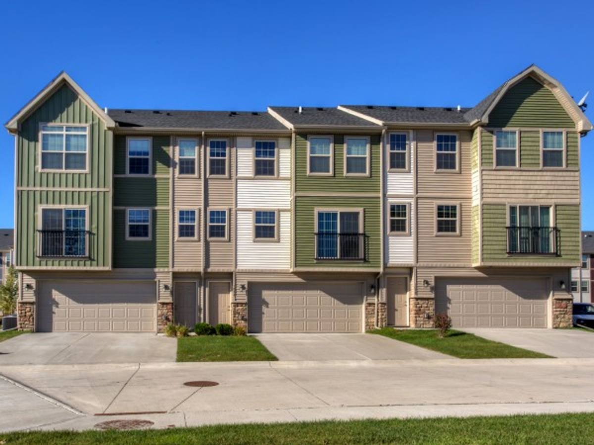 Townhouse for rent at 1084 Jasper Dr, West Des Moines, IA 50266