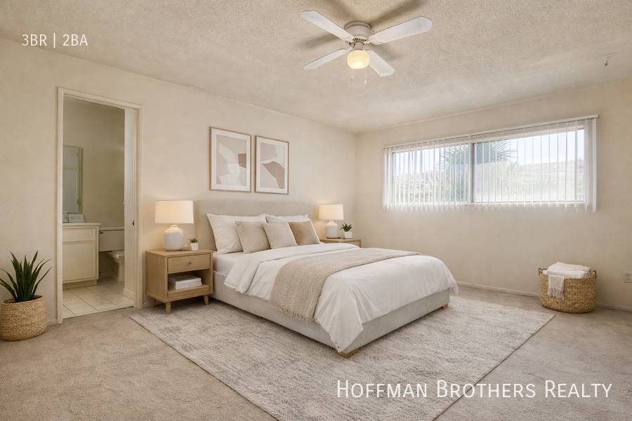 Apartment for rent at 1036 S Wooster St #5, Los Angeles, CA 90035