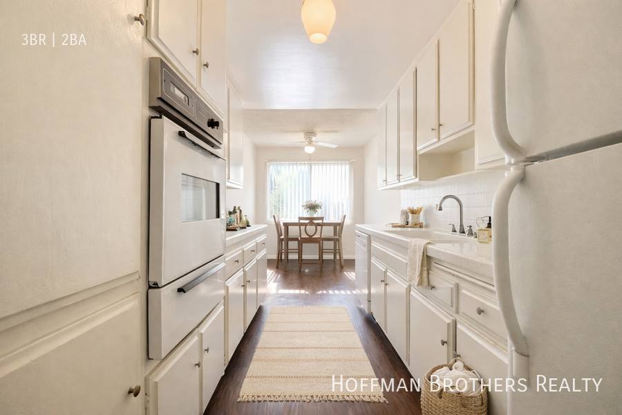 Apartment for rent at 1036 S Wooster St #5, Los Angeles, CA 90035