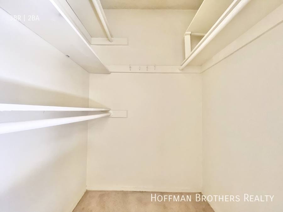 Apartment for rent at 1036 S Wooster St #5, Los Angeles, CA 90035