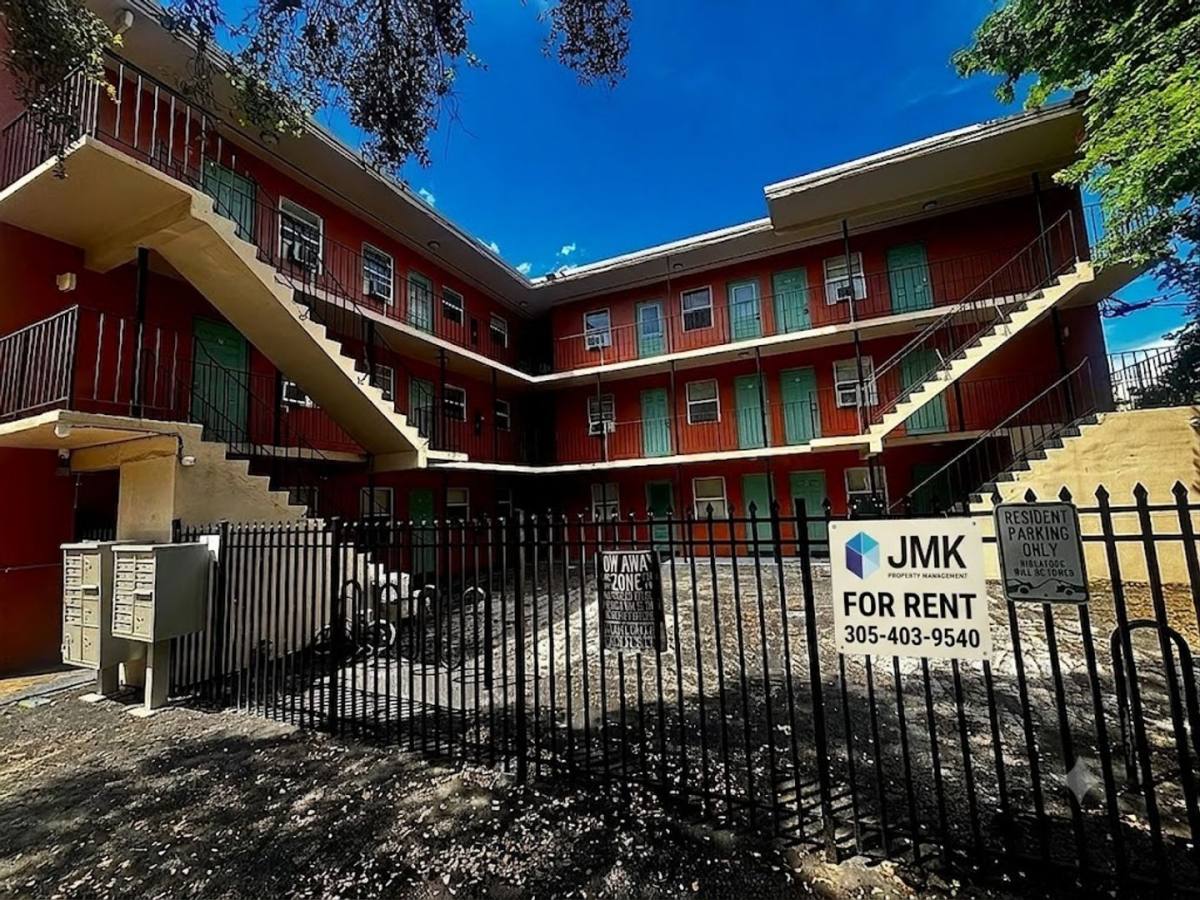 Apartment for rent at 3669 Thomas Ave, Miami, FL 33133